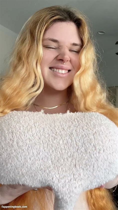 Penny Underbust Underbust Pennyunderbust5 Nude OnlyFans Leaks Fappening FappeningBook