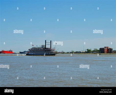 The City of New Orleans Riverboat on the Mississippi River in New ...