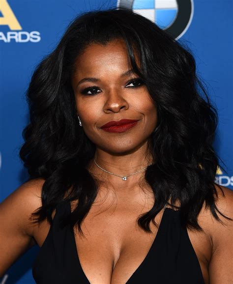 Red carpet critics praise keesha sharp for her style 20