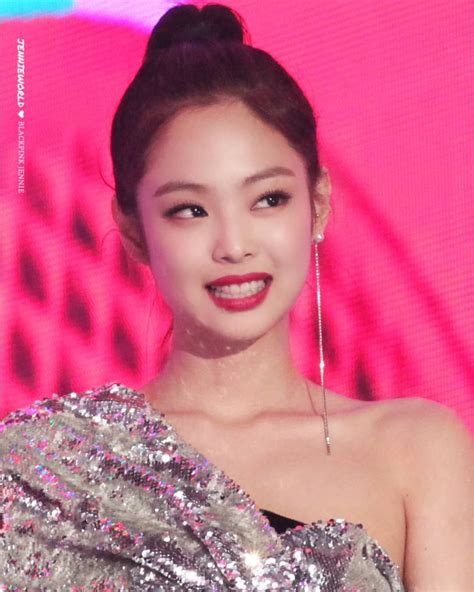 She Looks So Pretty With The Red Lipstick Omg 😍💖 Jennierubyjane Ily