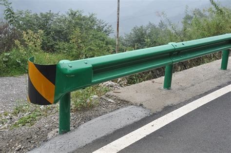 ISO Hot Dipped Galvanized Guardrail Standard To Mexico China Une En ISO And As Nzs