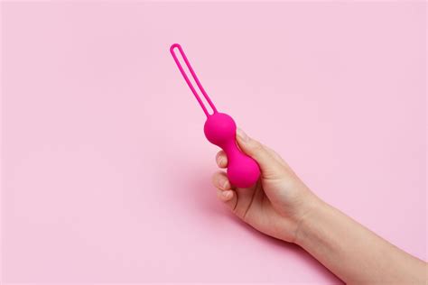 Wie Man Mit Einem Dildo Spielt Tipps Techniken Und Empfehlungen