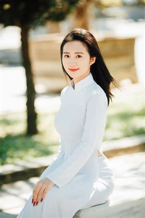 Hot girl Đà Nẵng xinh như Lưu Diệc Phi gợi cảm bất ngờ ở tuổi