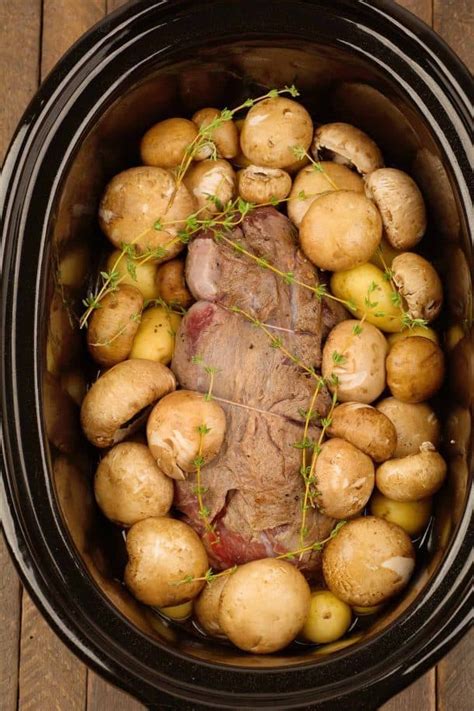 Slow Cooker Pot Roast With Mushrooms