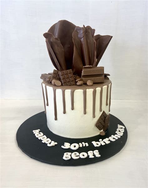 Semi Naked Chocolate Drip Fresh Flower Cakes Sweet On Cup Cakes