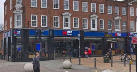 Man 50 Goes Into Metro Bank In Bromley And Pours Petrol Over Himself