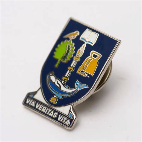 University Crest Lapel Pin University Of Glasgow