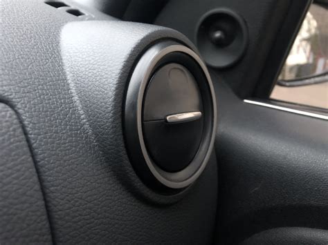 Дефлектор воздуховода от kaptur — Renault Logan (1G), 1,6 л, 2009 года ...