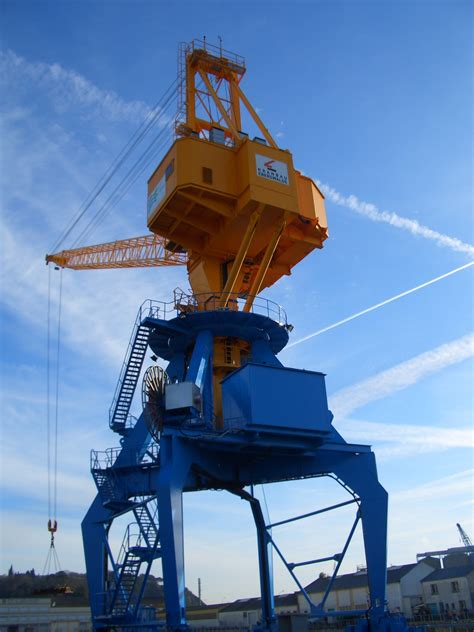 Ardelt Kranbau GmbH ARDELT THE FRENCH PORTS RENEW THEIR CRANE FLEET