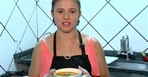 G Cozinheira Do Es Ensina Receita De Caldo De Tomate Gr O De