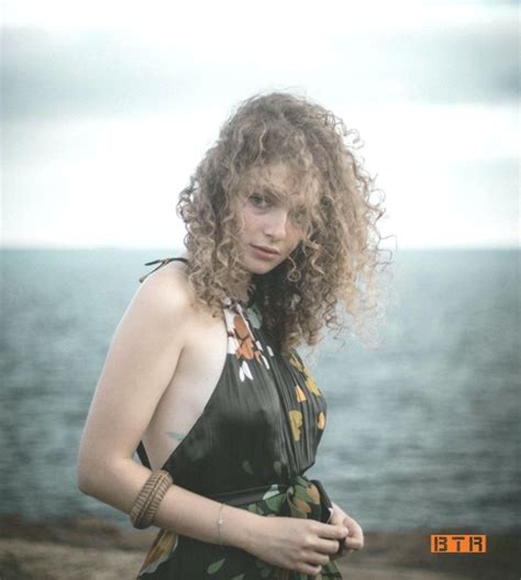 7 Hot Sexy Serra Ariturk Bikini Pics