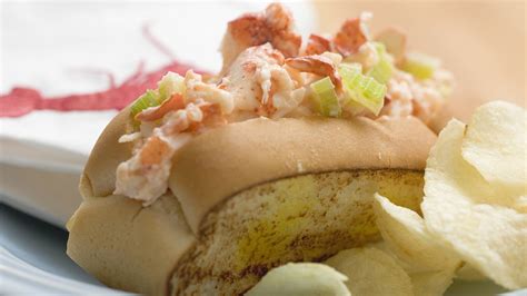 How to Make Lobster Rolls the Easy (and Cheap) Way | The Manual