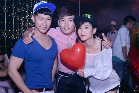 Nhan sắc của hot girl sẵn sàng cởi vì body painting