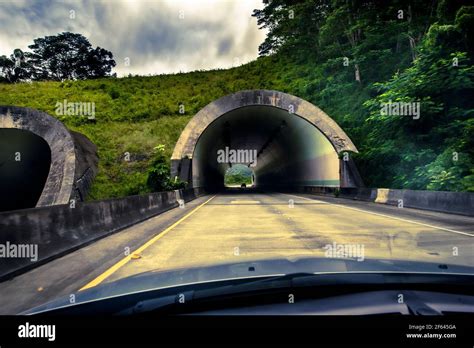 Scenic drive: H3 highway on Oahu island, Hawaii Stock Photo - Alamy