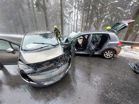 Verkehrsunfall Mit Mehreren Verletzten Personen Freiwillige Feuerwehr