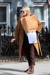 Emma Stone Shooting Scenes On The Set Of Maniac Tv Series In Nyc