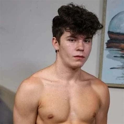 See A Girthy Year Old Fuck Featuring Drake Von With Shrooms Q XHamster