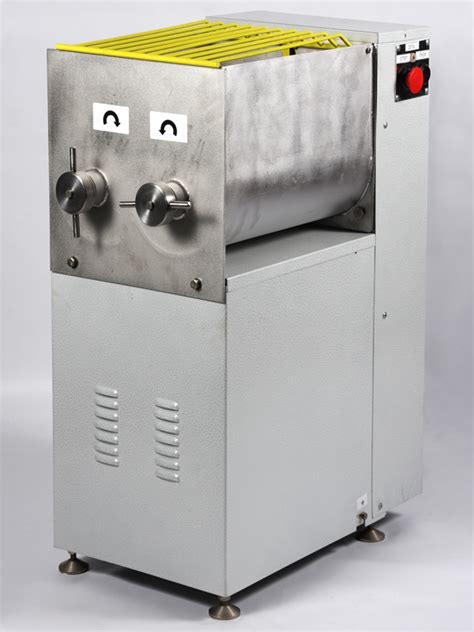 Машина для замеса крутого теста МТ-15М-2 (МТ- 30)