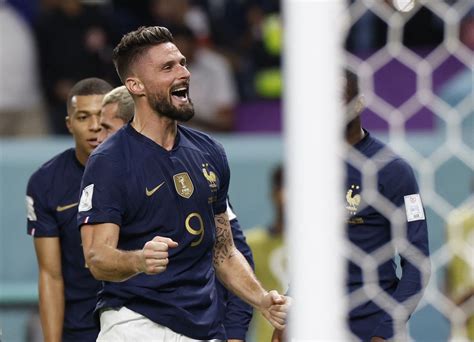 Giroud Scores Twice At World Cup To Equal Henry S French Record Reuters