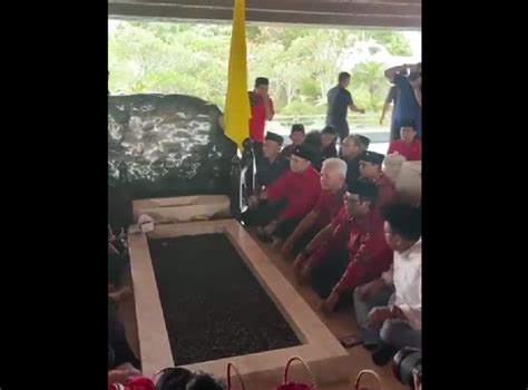 Megawati Ajak Ganjar Mahfud Ziarah Ke Makam Bung Karno Hasto Mohon