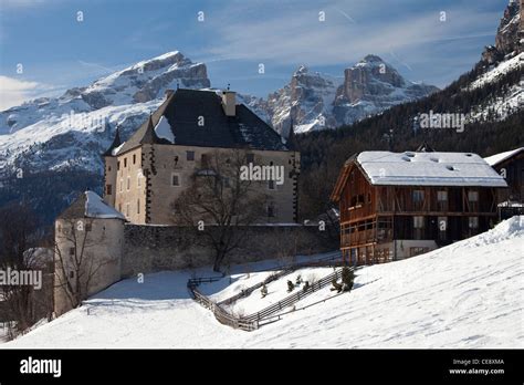 Castle Colz In Front Of Sella Mountain La Villa Stern Alta Badia