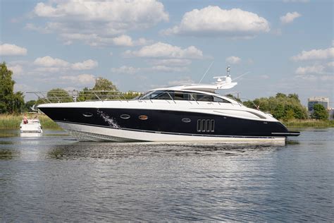 Used 2010 Princess V62 Topboats