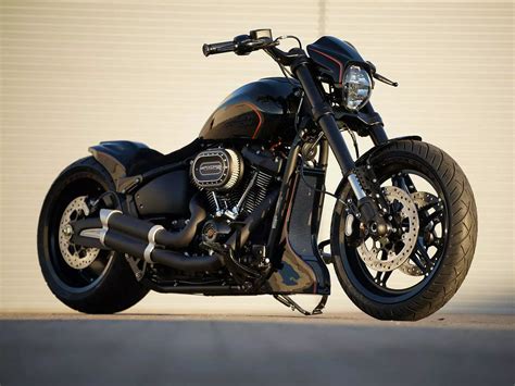 Thunderbike Customizes A Harley Fxdr Hot Bike Magazine