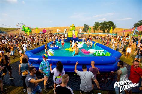 Pussy Lounge At The Park US Productions