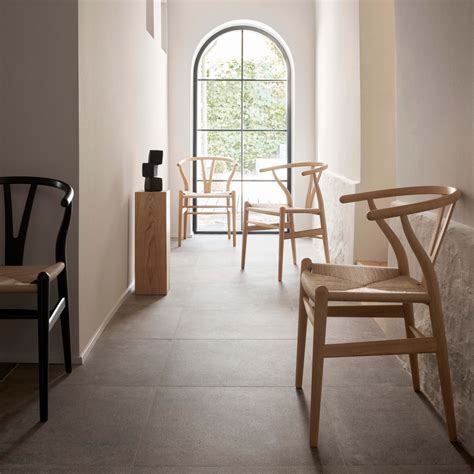 CH24 Yチェア：時代を超越した名品