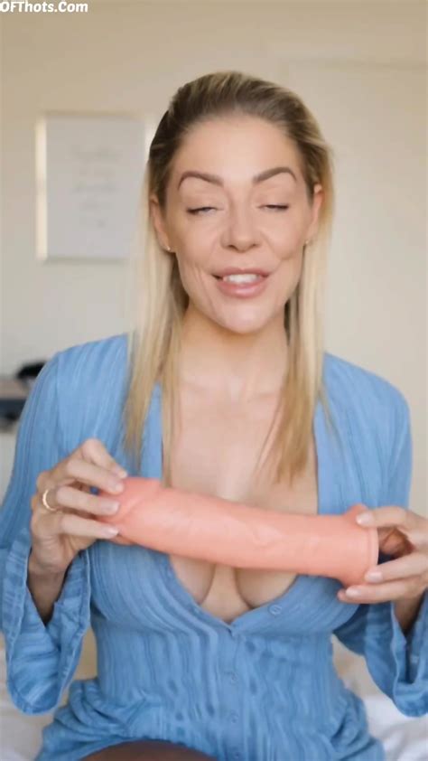 Fit Milf Tries Big Dildo For The First Time