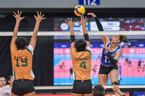 Ateneo Averts Third Set Meltdown To Repeat Over FEU