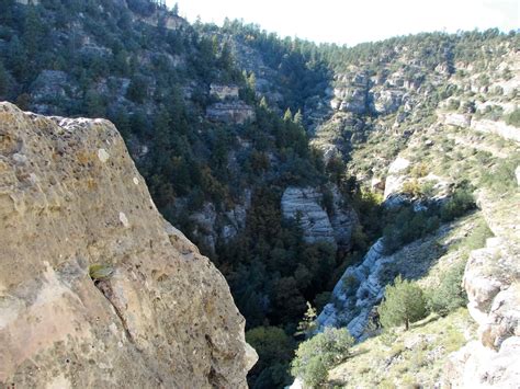 An RVing Side Trip – Walnut Canyon Cliff Dwellings - Explorer RV Club