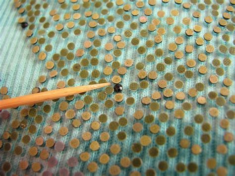 Клей для страз на ткань: как приклеить в домашних условиях утюгом