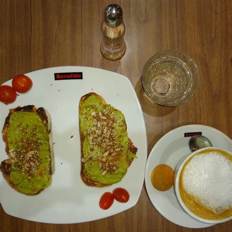 Bonafide Belgrano Argentina Pan De Masa Madre Con Palta Y Café Con