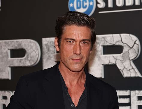Fact-Checking the Marital Status of ABC News Anchor David Muir 13