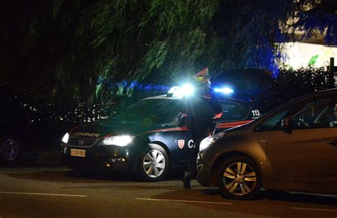 Sparatoria Nella Notte A Nuoro Uomo Uccide La Moglie Un Vicino E