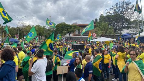 Manifesta O Em Frente A Base De Apoio Do Ex Rcito Permanece