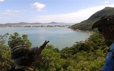 Jornal Correio Conheça as belas praias e trilhas de Bombinhas em