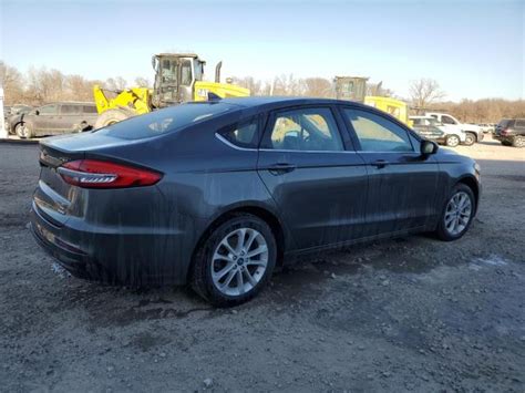 2020 Ford Fusion Se Photos Ia Des Moines Repairable Salvage Car Auction On Fri Dec 22