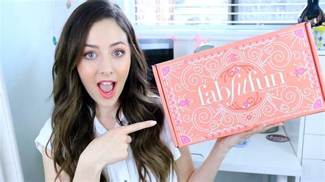 Fabfitfun Spring Unboxing First Impression Youtube