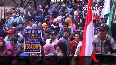 Demo Buruh Besar Besaran Sambut Mayday Dibatalkan Video Dailymotion