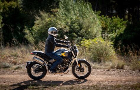 Voge 525 Acx La Neo Retro Scrambler China Más Equipada Motosan