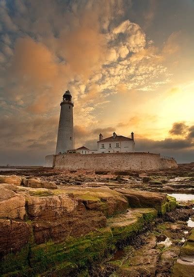 Beautiful Lighthouses Around The World 15 Photos