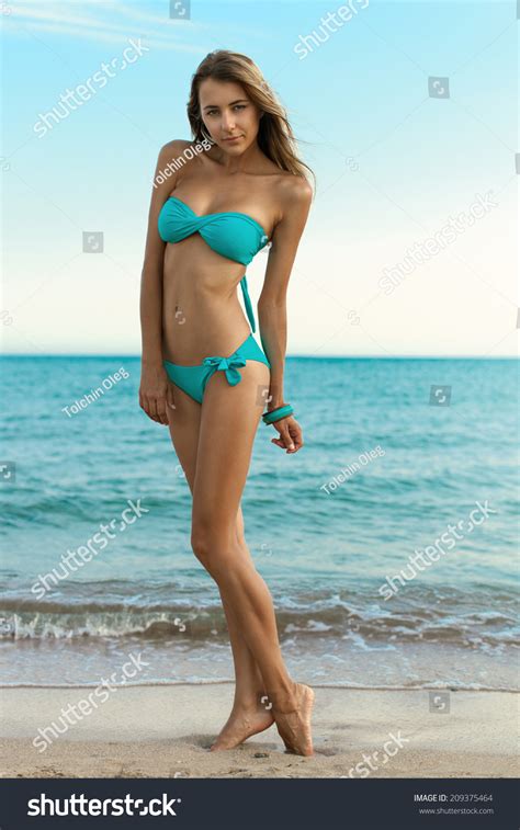 Sexy Girl Bikini On Beach库存照片 Shutterstock
