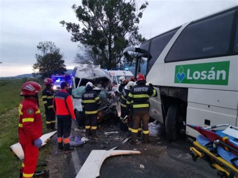 Foto Accident Mortal Ntre Un Autobuz I O Autoutilitar Trafic