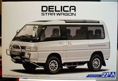 Aoshima 061398 1993 Mitsubishi Delica Star Wagon P35W JDM 1:24