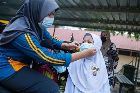 Cuaca Panas Murid Sekolah Agama Johor Dibenar Pakai Baju Sukan MCI