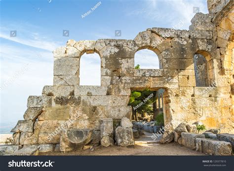 Ruins Ancient Castle Syria Stock Photo 129377810 - Shutterstock