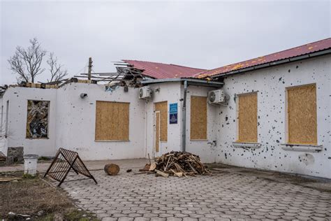 Clinics In Bedrooms How Local Volunteers Help MSF To Reach Patients In