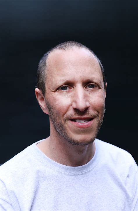Micha Wertheim wordt steeds venijniger in het Kröller-Müller Museum